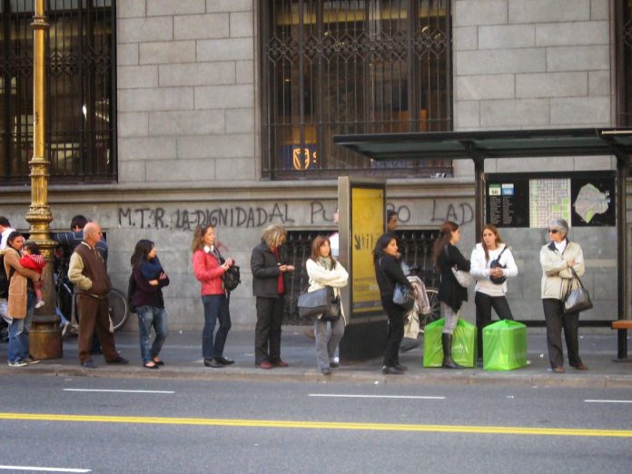 EsperarBondi-696x522